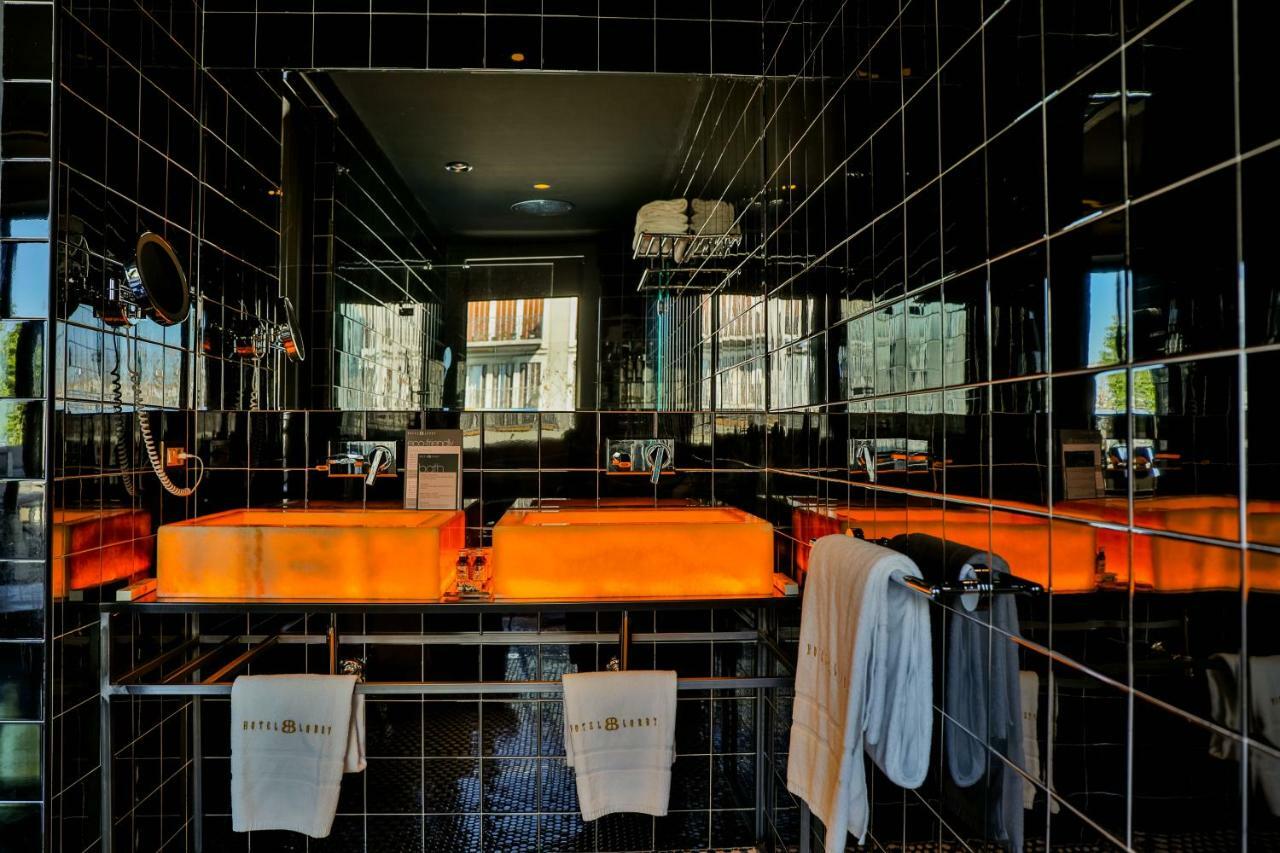 Hotel Lobby Seville Luaran gambar Bathroom at Hotel 114